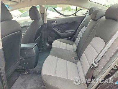 Zdjęcie 10 z 12 samochodu: 2017 KIA FORTE S VIN:3KPFL4A70HE038366 - miniatura