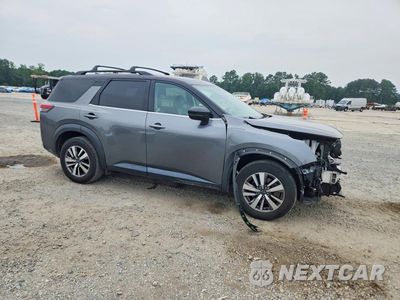 Czwarte zdjęcie samochodu z boku: 2023 NISSAN PATHFINDER SL VIN:5N1DR3CAXPC228671 - miniatura