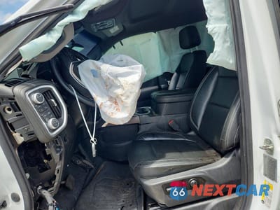 Zdjęcie 7 z 13 samochodu: 2020 GMC SIERRA K2500 SLT VIN:1GT49NEY4LF171449 - miniatura