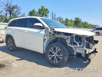 Czwarte zdjęcie samochodu z boku: 2017 TOYOTA HIGHLANDER LE PLUS VIN:5TDBZRFH7HS426437 - miniatura