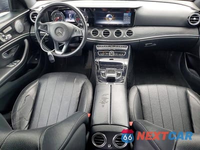 Zdjęcie 8 z 12 samochodu: 2017 MERCEDES-BENZ E 300 4MATIC VIN:WDDZF4KB0HA029330 - miniatura