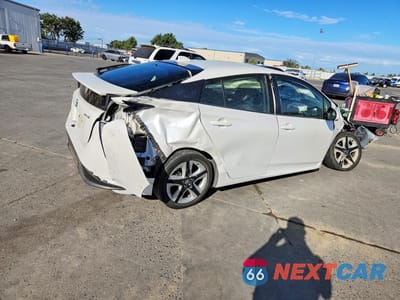 Trzecie zdjęcie samochodu z tyłu: 2016 TOYOTA PRIUS FOUR TOURING VIN:JTDKARFU0G3008516 - miniatura