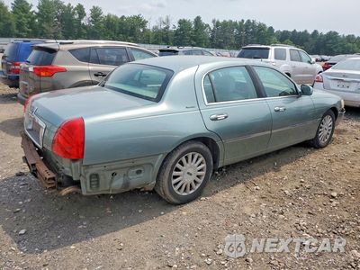 Trzecie zdjęcie samochodu z tyłu: 2005 LINCOLN TOWN CAR SIGNATURE VIN:1LNHM81W05Y606427 - miniatura