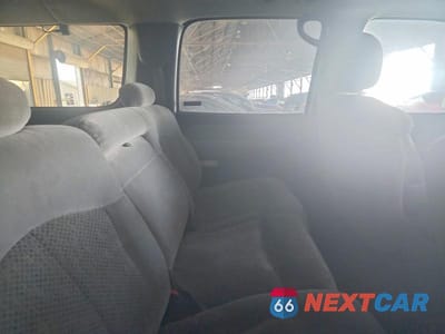 Zdjęcie 11 z 13 samochodu: 2001 CHEVROLET SUBURBAN K1500 VIN:3GNFK16T81G196608 - miniatura