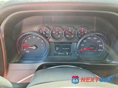 Zdjęcie 9 z 12 samochodu: 2019 CHEVROLET SILVERADO K1500 VIN:3GCPYAEH5KG170722 - miniatura