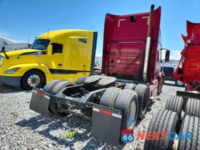 Czwarte zdjęcie samochodu z boku: 2008 VOLVO VNL SEMI TRUCK VIN:4V4NC9EJ48N268037 - miniatura