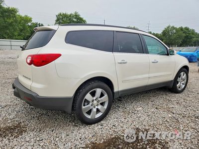 Trzecie zdjęcie samochodu z tyłu: 2011 CHEVROLET TRAVERSE LTZ VIN:1GNKVLED5BJ231052 - miniatura