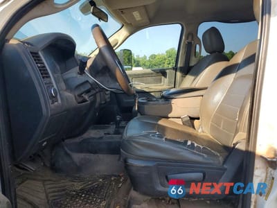 Zdjęcie 7 z 12 samochodu: 2013 RAM 4500 VIN:3C7WRLEL3DG545165 - miniatura