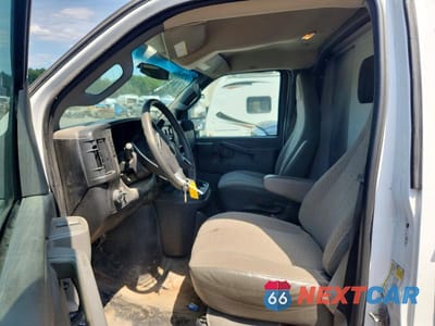 Zdjęcie 7 z 12 samochodu: 2016 GMC SAVANA CUTAWAY G3500 VIN:1GD07RFGXG1315747 - miniatura