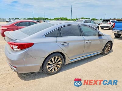 Trzecie zdjęcie samochodu z tyłu: 2015 HYUNDAI SONATA SPORT VIN:5NPE34AFXFH259002 - miniatura