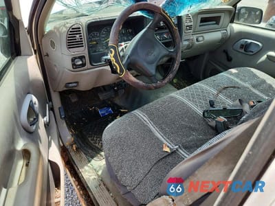 Zdjęcie 8 z 12 samochodu: 2000 GMC SIERRA C2500 VIN:1GTGC24R6YR186547 - miniatura