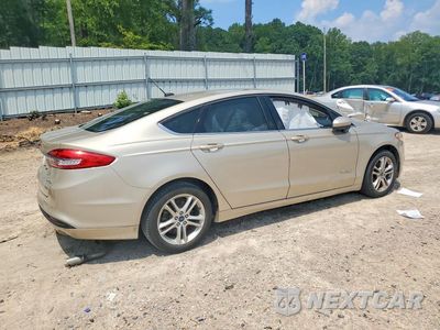 Trzecie zdjęcie samochodu z tyłu: 2018 FORD FUSION S HYBRID VIN:3FA6P0UU2JR254397 - miniatura