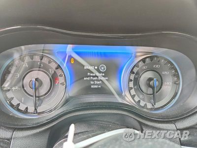 Zdjęcie 9 z 12 samochodu: 2023 CHRYSLER 300 S VIN:2C3CCABG9PH562140 - miniatura