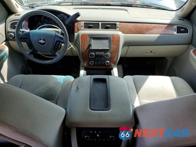 Zdjęcie 8 z 13 samochodu: 2008 CHEVROLET TAHOE K1500 VIN:1GNFK13098R129472 - miniatura