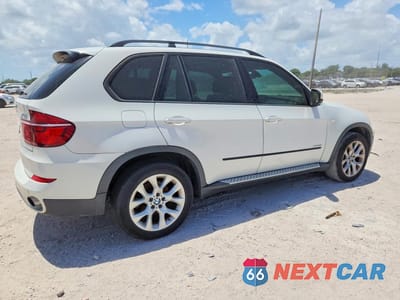 Trzecie zdjęcie samochodu z tyłu: 2011 BMW X5 XDRIVE35I VIN:5UXZV4C56BL738232 - miniatura