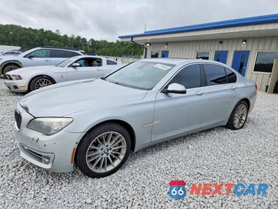 2013 BMW 750 I WBAYA8C55DD228027 - główne zdjęcie licytacji z USA - miniatura