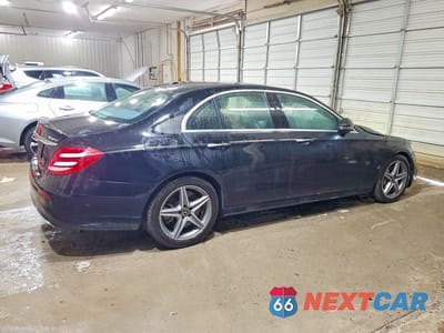 Trzecie zdjęcie samochodu z tyłu: 2019 MERCEDES-BENZ E 450 4MATIC VIN:WDDZF6JB6KA555112 - miniatura