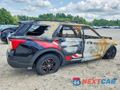 Trzecie zdjęcie samochodu z tyłu: 2021 FORD EXPLORER XLT VIN:1FMSK8DH8MGC29617 - miniatura