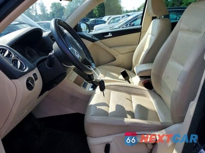 Zdjęcie 7 z 13 samochodu: 2012 VOLKSWAGEN TIGUAN S VIN:WVGBV7AX0CW598862 - miniatura