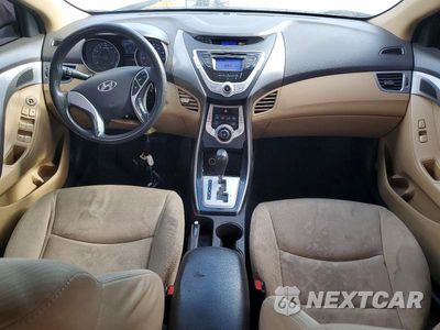 Zdjęcie 8 z 12 samochodu: 2012 HYUNDAI ELANTRA GLS VIN:KMHDH4AE9CU228972 - miniatura