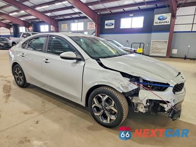Czwarte zdjęcie samochodu z boku: 2019 KIA FORTE LXS VIN:3KPF24ADXKE006122 - miniatura
