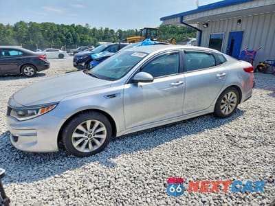 2017 KIA OPTIMA LX 5XXGT4L38HG121811 - główne zdjęcie licytacji z USA - miniatura
