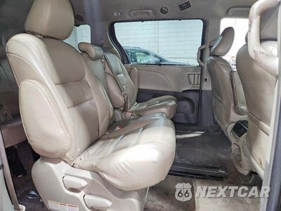 Zdjęcie 11 z 13 samochodu: 2015 TOYOTA SIENNA LE VIN:5TDKK3DC3FS596039 - miniatura