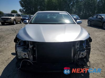 Piąte zdjęcie samochodu w środku: 2018 TOYOTA CAMRY HYBRID XLE VIN:4T1B21HK8JU502856 - miniatura