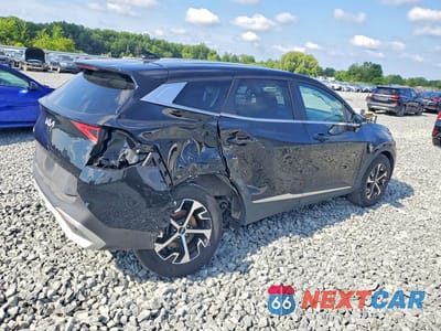 Trzecie zdjęcie samochodu z tyłu: 2025 KIA SPORTAGE EX VIN:5XYK33DFXSG292379 - miniatura