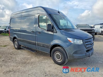 Czwarte zdjęcie samochodu z boku: 2019 MERCEDES-BENZ SPRINTER 2500/3500 DELIVERY VAN VIN:WD4PF0CD9KP045823 - miniatura