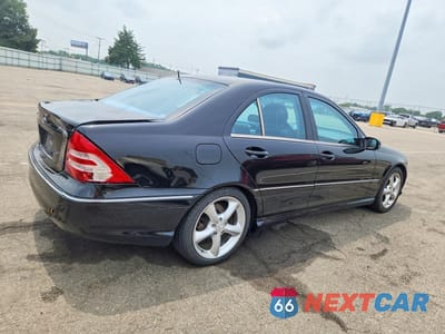 Trzecie zdjęcie samochodu z tyłu: 2005 MERCEDES-BENZ C 230K SPORT SEDAN VIN:WDBRF40J95F566442 - miniatura