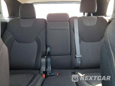 Zdjęcie 10 z 13 samochodu: 2016 JEEP CHEROKEE LATITUDE VIN:1C4PJMCB8GW306452 - miniatura