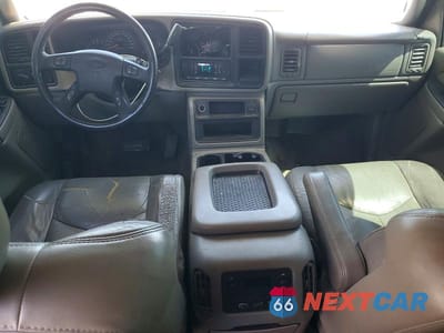 Zdjęcie 8 z 12 samochodu: 2003 CHEVROLET SILVERADO C2500 HEAVY DUTY VIN:1GCHC23U63F127504 - miniatura