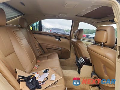 Zdjęcie 10 z 12 samochodu: 2008 MERCEDES-BENZ S 550 VIN:WDDNG71X28A196539 - miniatura