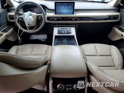 Zdjęcie 8 z 13 samochodu: 2023 LINCOLN AVIATOR VIN:5LM5J6XC2PGL18945 - miniatura