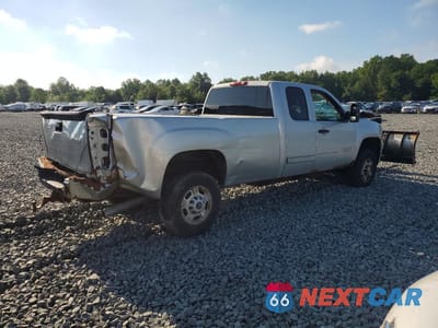 Trzecie zdjęcie samochodu z tyłu: 2011 GMC SIERRA K2500 SLE VIN:1GT220CG9BZ156693 - miniatura
