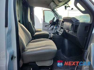 Zdjęcie 10 z 12 samochodu: 2020 CHEVROLET EXPRESS G3500 VIN:1GB0GRFGXL1261546 - miniatura
