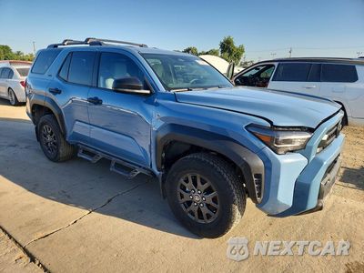 Czwarte zdjęcie samochodu z boku: 2025 TOYOTA 4RUNNER SR5 VIN:JTEVA5AR6S5006173 - miniatura
