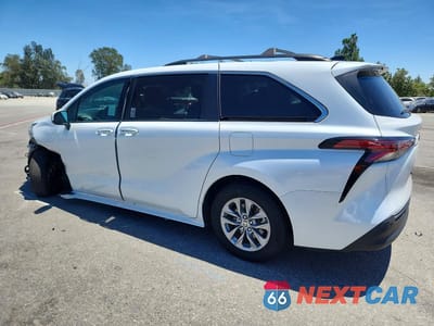 Drugie zdjęcie samochodu z przodu: 2022 TOYOTA SIENNA XLE VIN:5TDJRKEC5NS095619 - miniatura