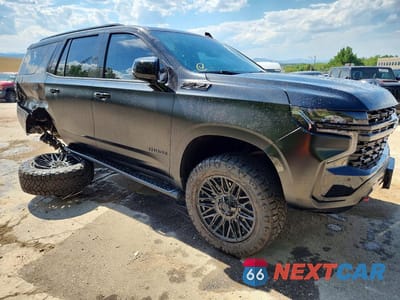 Czwarte zdjęcie samochodu z boku: 2023 CHEVROLET TAHOE K1500 Z71 VIN:1GNSKPKD7PR499257 - miniatura