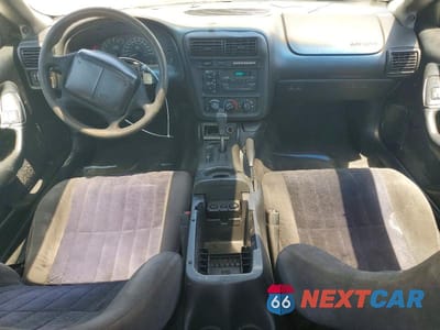 Zdjęcie 8 z 12 samochodu: 2001 CHEVROLET CAMARO VIN:2G1FP22K512131594 - miniatura