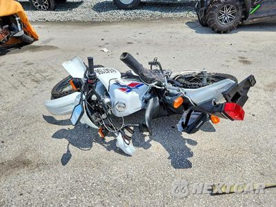 Trzecie zdjęcie samochodu z tyłu: 2025 HONDA XR650 L VIN:JH2RD0607SK401160 - miniatura