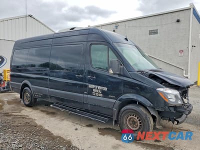 Czwarte zdjęcie samochodu z boku: 2014 MERCEDES-BENZ SPRINTER DELIVERY VAN VIN:WDZPE8CC2E5940377 - miniatura