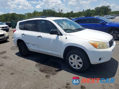Czwarte zdjęcie samochodu z boku: 2006 TOYOTA RAV4 BASE VIN:JTMZD33V365028942 - miniatura