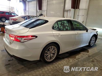Trzecie zdjęcie samochodu z tyłu: 2019 TOYOTA CAMRY HYBRID XLE VIN:4T1B21HKXKU514041 - miniatura