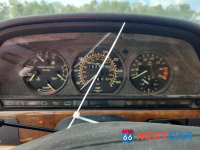 Zdjęcie 9 z 12 samochodu: 1987 MERCEDES-BENZ 560 SEC VIN:WDBCA45D4HA304613 - miniatura