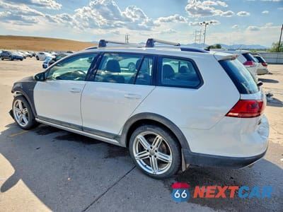 Drugie zdjęcie samochodu z przodu: 2017 VOLKSWAGEN GOLF ALLTRACK S/SE VIN:3VWM17AUXHM540857 - miniatura