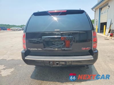 Zdjęcie 6 z 13 samochodu: 2008 GMC YUKON XL DENALI VIN:1GKFK66898J105831 - miniatura