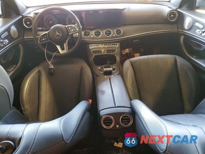 Zdjęcie 8 z 13 samochodu: 2019 MERCEDES-BENZ E 300 4MATIC VIN:WDDZF4KB7KA688738 - miniatura