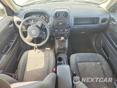 Zdjęcie 8 z 13 samochodu: 2015 JEEP PATRIOT SPORT VIN:1C4NJPBA7FD349692 - miniatura